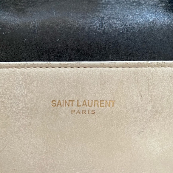 Saint Laurent Classic Duffle 6 Black/White Handbag - Picture 6 of 8